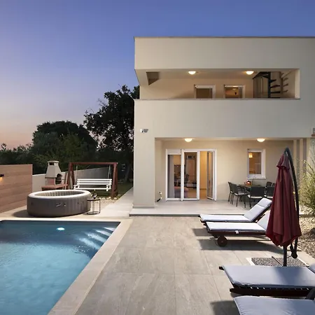 Villa Family House Korina *